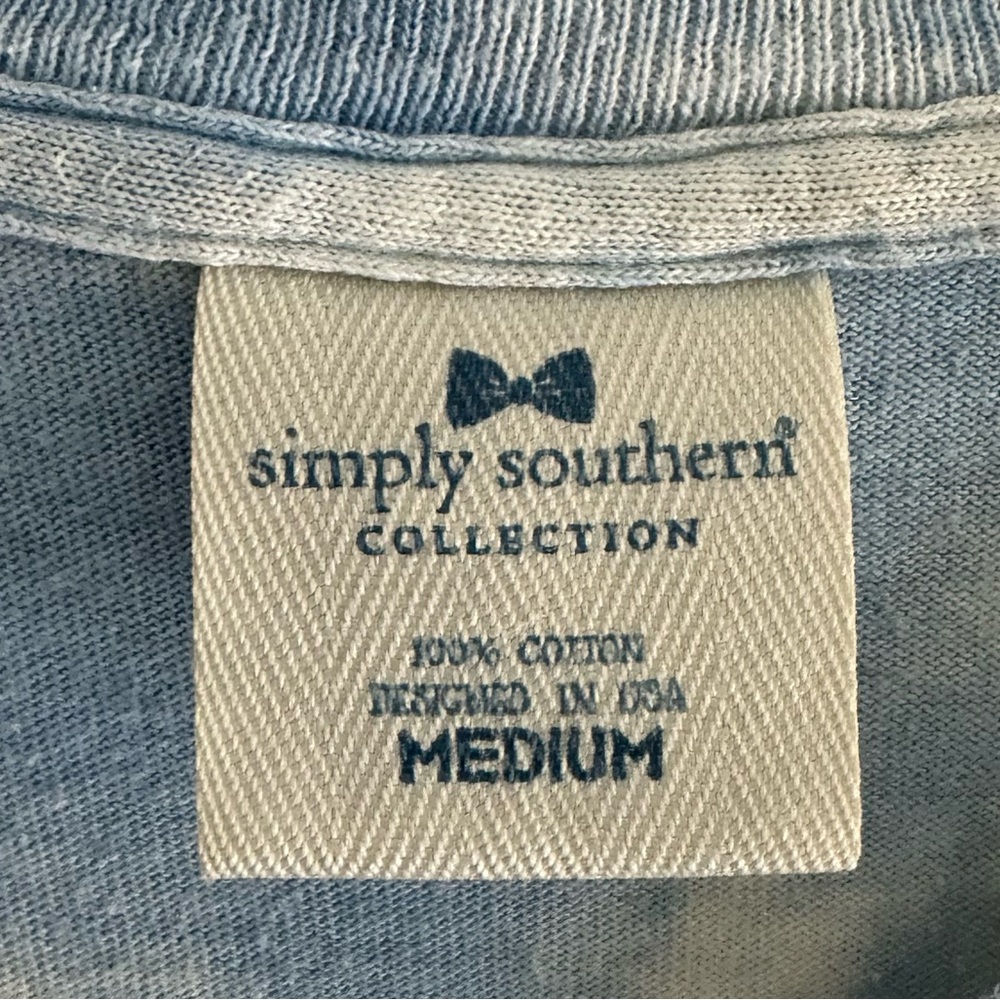 Simply Southern Women’s T-Shirt Size Medium - Picture 4 of 5